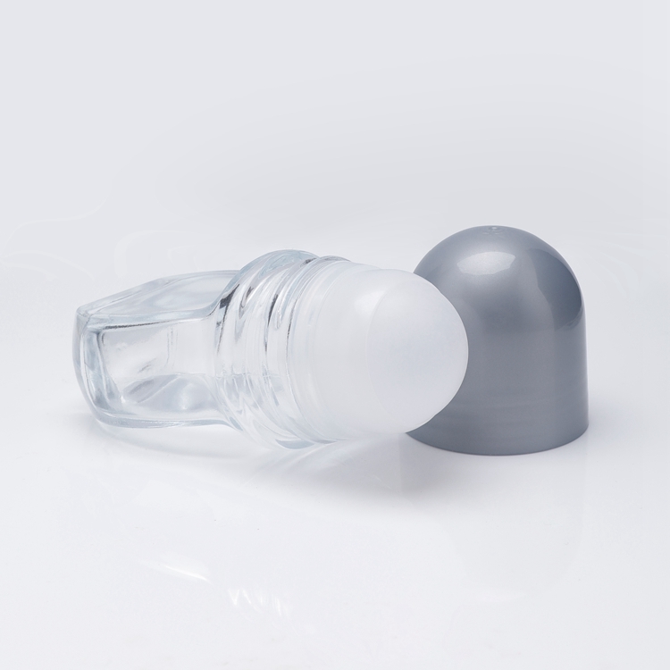 High Quality New Arrivals Private Label Free Sample Multipurpose Custom Materials Color And Size 50ml Empty Clear Container Roller Bottles Roll On for Essential Oil Fragrance 